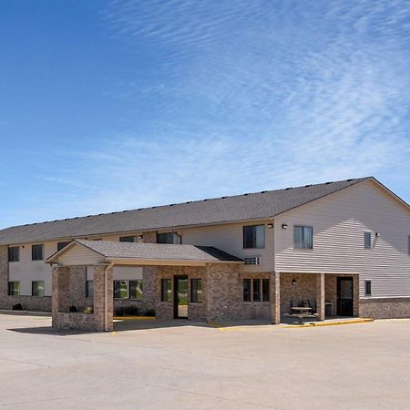 Hotel Super 8 By Wyndham Humboldt Esterno foto