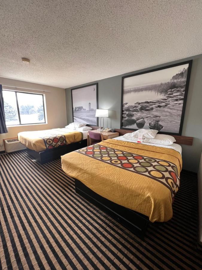 Hotel Super 8 By Wyndham Humboldt Esterno foto