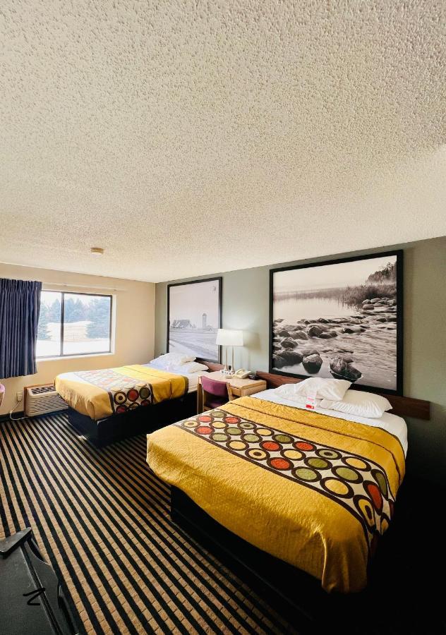Hotel Super 8 By Wyndham Humboldt Esterno foto