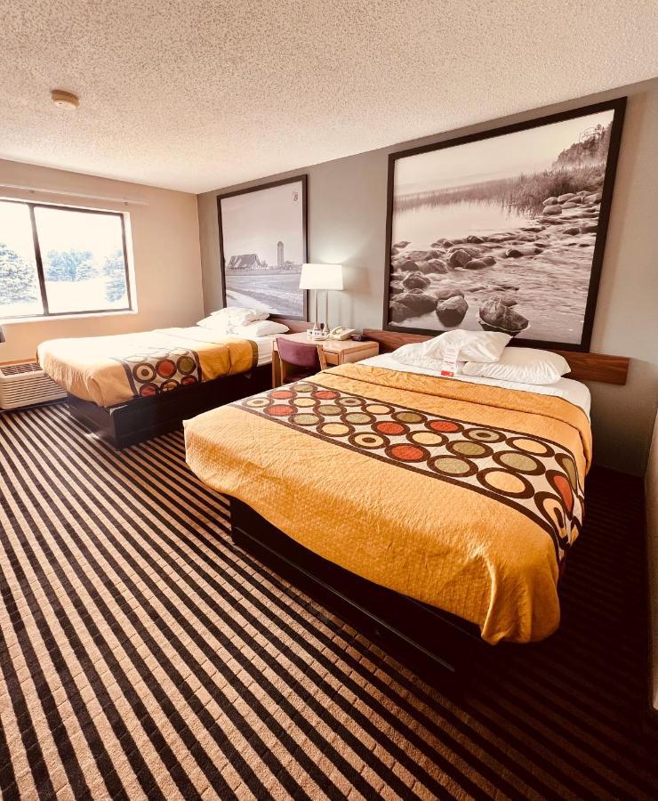 Hotel Super 8 By Wyndham Humboldt Esterno foto