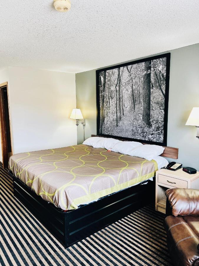 Hotel Super 8 By Wyndham Humboldt Esterno foto