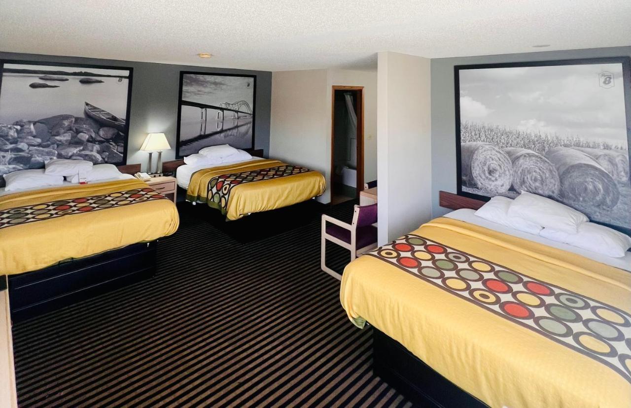 Hotel Super 8 By Wyndham Humboldt Esterno foto