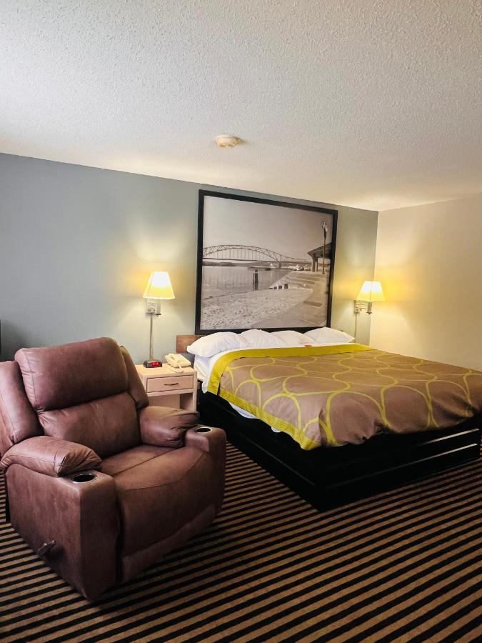 Hotel Super 8 By Wyndham Humboldt Esterno foto