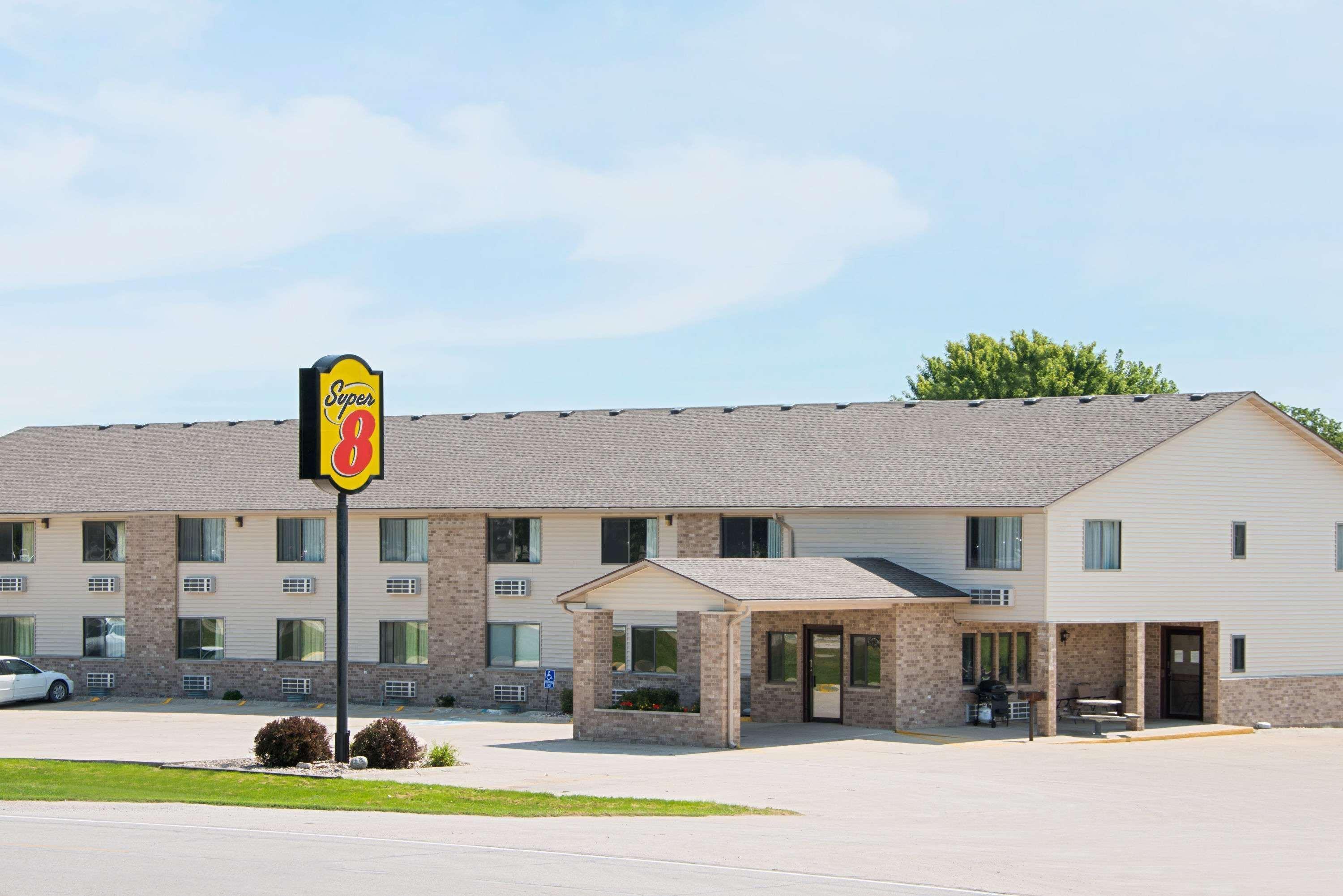 Hotel Super 8 By Wyndham Humboldt Esterno foto
