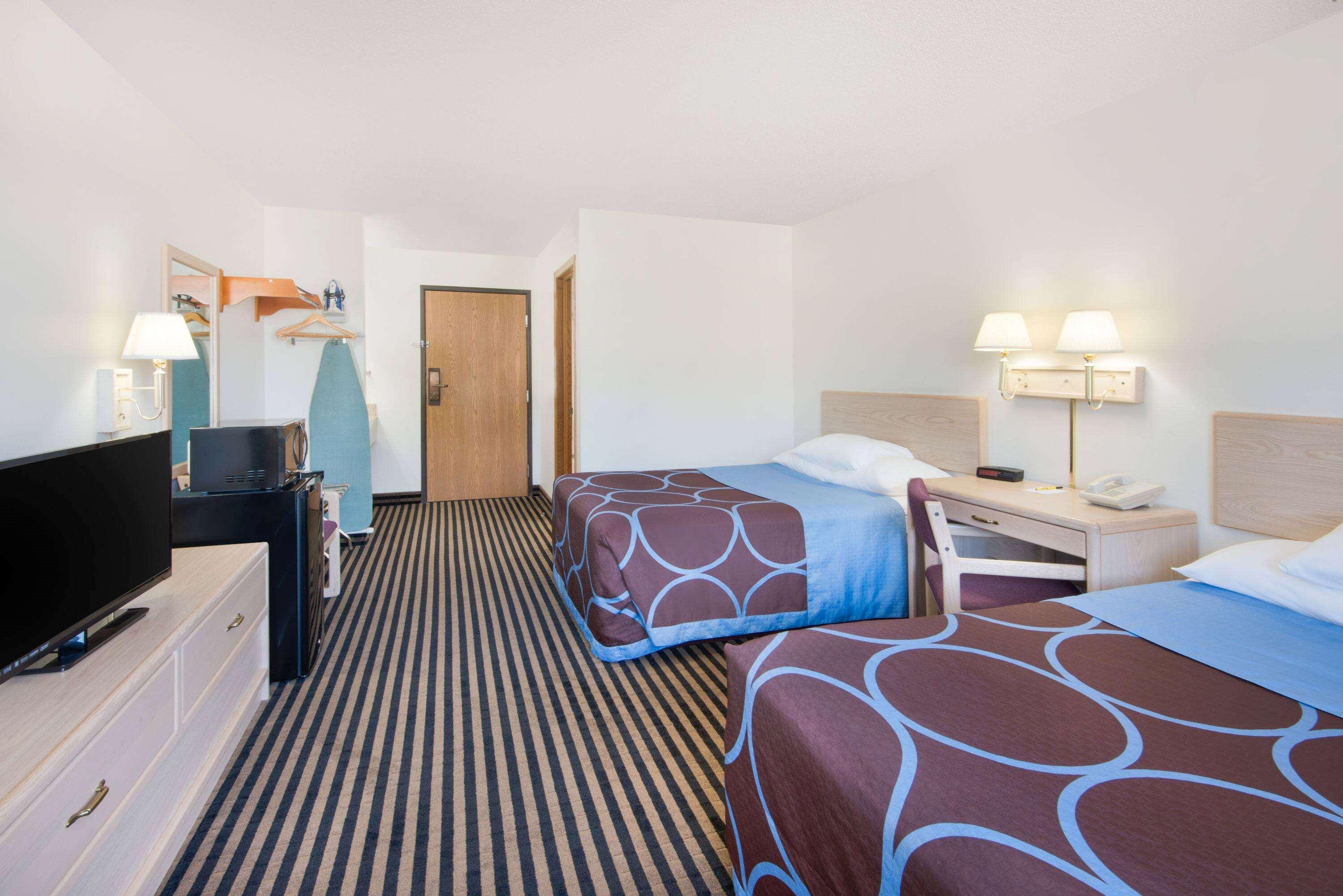 Hotel Super 8 By Wyndham Humboldt Esterno foto