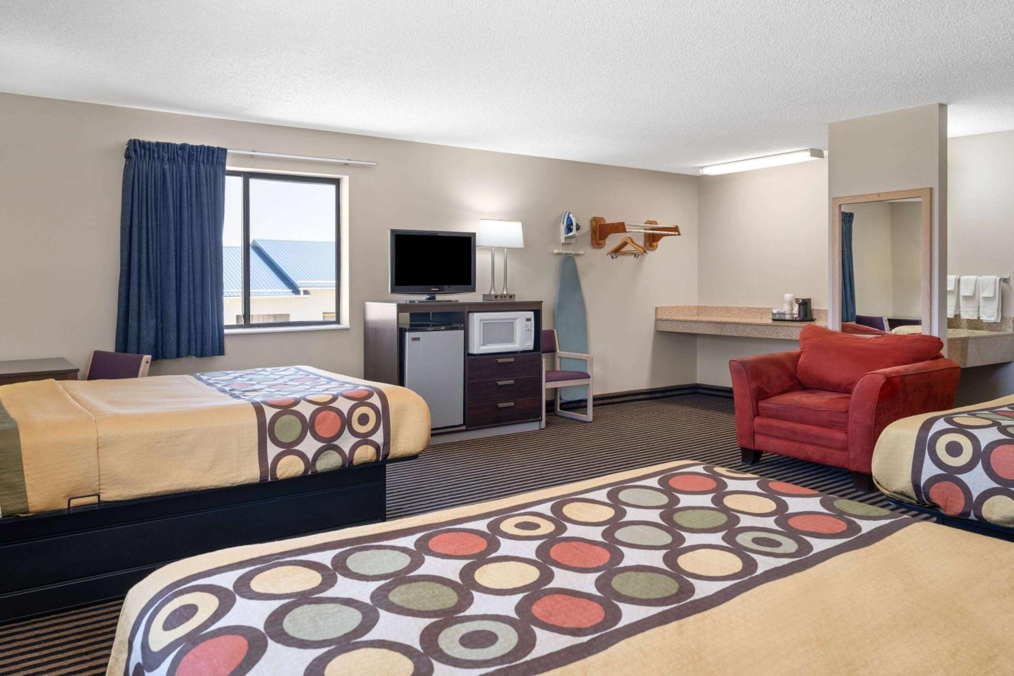 Hotel Super 8 By Wyndham Humboldt Esterno foto